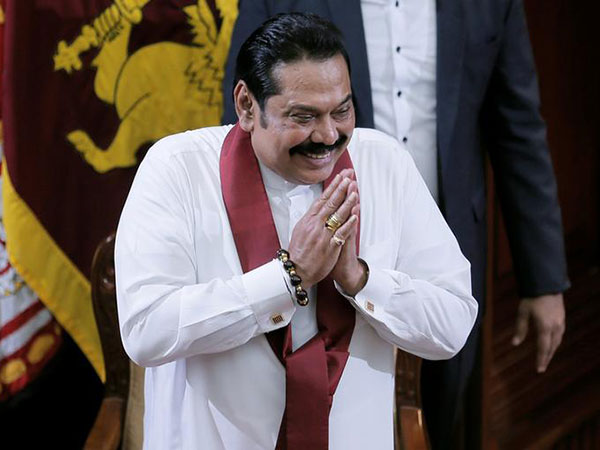 Prime Minister praises health workers, tri forces, police for sacrifice to battle COVID-19