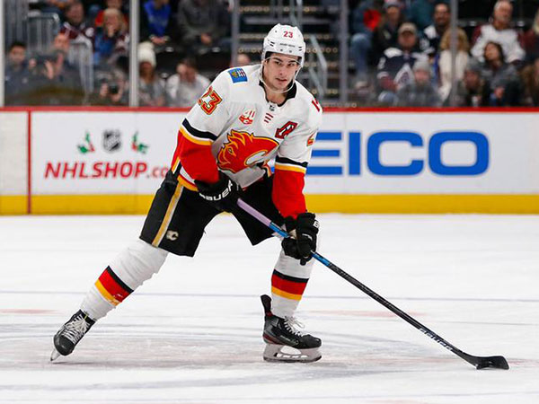 Flames use OT to squeeze past Avalanche in battle of NHL's hottest teams