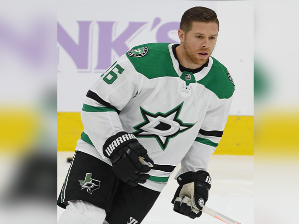Stars swat away Jets' comeback attempt with Joe Pavelski's OT winner