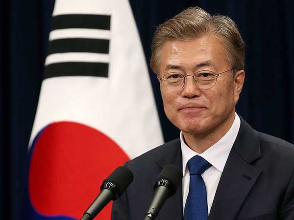 President Moon express regret over N.K. not informing Seoul of dam discharge