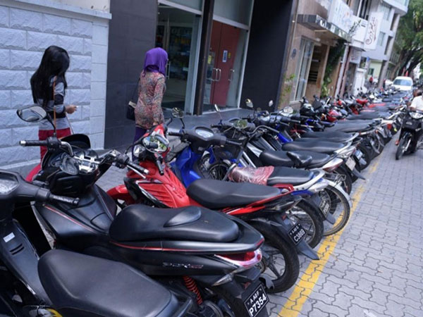 Over 850 vehicles fined for parking violations
