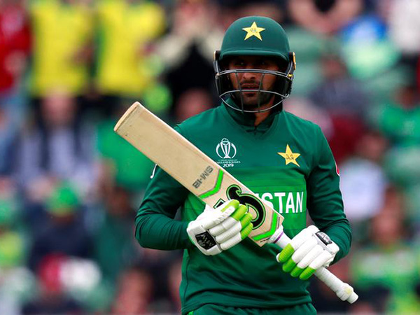 Hafeez and Malik's recall clear sign of Misbah's confused mind