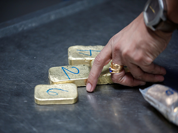 Motorcyclist transporting Rs. 40 million worth gold arrested in Puttalam