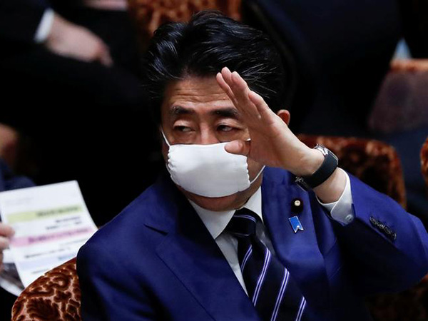 Japan bans entry of travelers from S. Korea, other countries, over coronavirus
