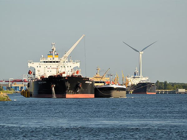 Oil import bill falls by 20pc in first half of current fiscal year