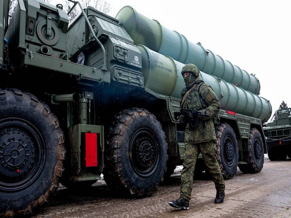 S-400, Pantsir anti-aircraft missile systems repel enemy air attack in Crimea drills