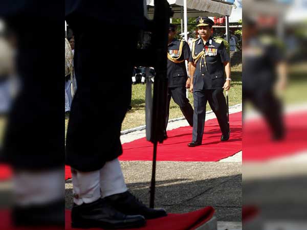 Former Air Force commander sworn in as Governor of Western Province