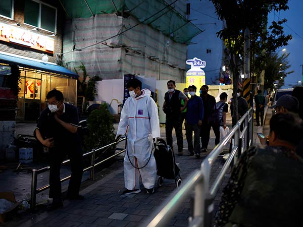 New virus cases over 100 for 2nd day, sporadic cluster infections still worrisome