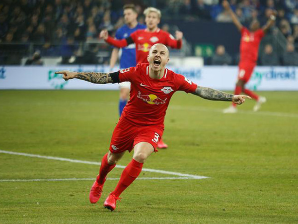 Leipzig whitewash Schalke 5-0 to stay second in Bundesliga