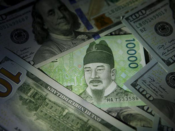 S. Korean: Central bank to extend USD 12 bln to local banks
