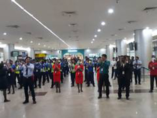 175 air passengers allowed to go home after testing negative for Covid-19