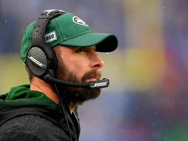 Jets' Adam Gase gives odd response to Le'Veon Bell question, running back reacts with GIF
