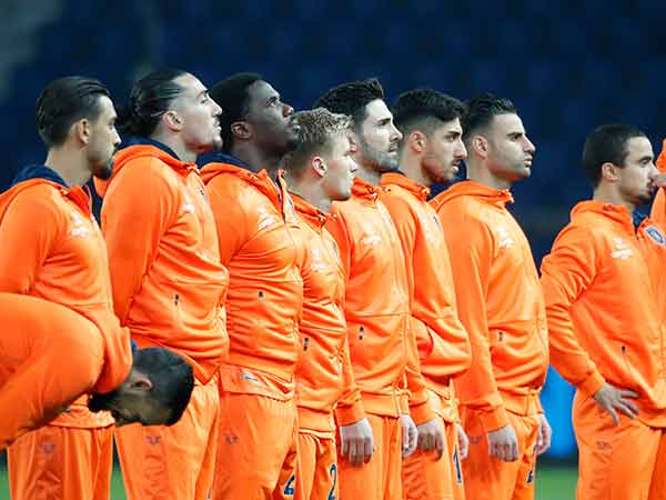 Istanbul Basaksehir Players Decide Not to Return to Pitch After Racist Incident