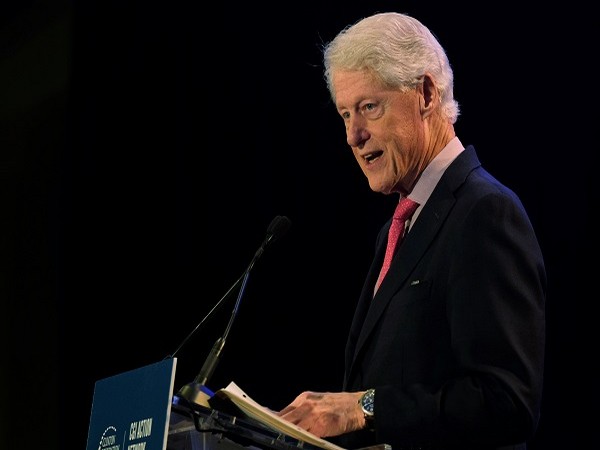 Former U.S. president Clinton released from Southern California hospital