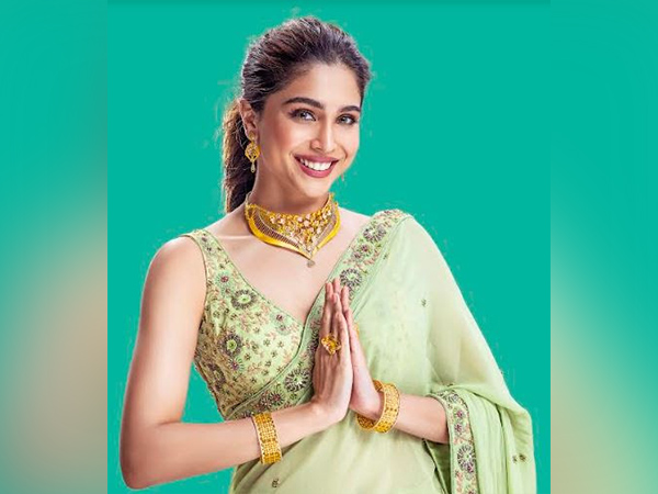 Bollywood actor Sharvari Wagh, the new face of P.C. Chandra Jewellers wearing a stunning 22karat yellow gold choker necklace set with matching pair of bangles and finger ring