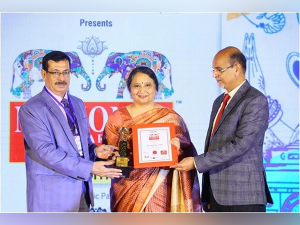 Parminder Chopra, Director (Finance), Power Finance Corporation Ltd. (PFC) receiving the prestigious ET Ascent "Best CFO-PSU" Award at a glittering ceremony held at Taj, MG Road, Bengaluru