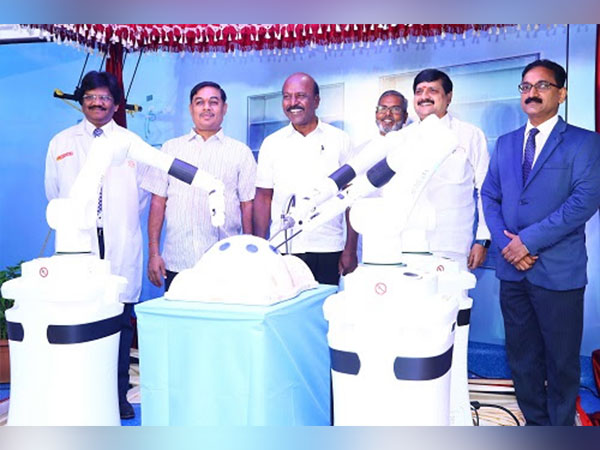 Health Minister Ma. Subramanian inaugurated Robotic Surgical System at SIMS Hospital on Oct 5, 2022