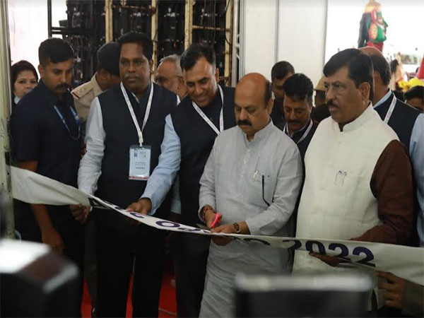 L-R: Karnataka CM Basavaraj Bommai inaugurating AIAMA Expo 2022 with Arjun Ranja, President, AIAMA