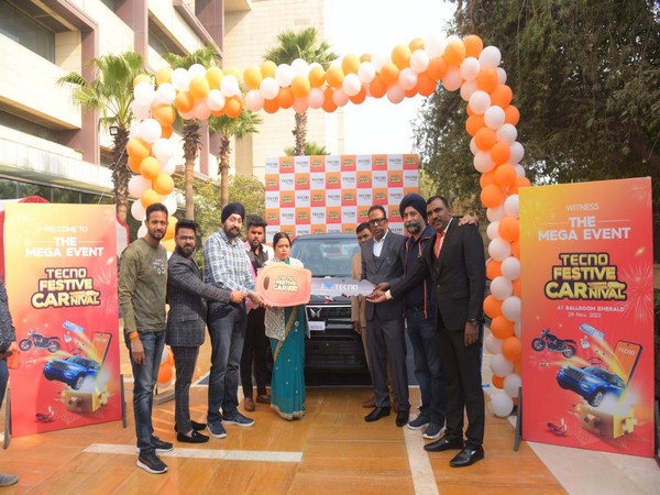 TECNO Festive CARnival's Bumper Car Winner Sudhir Kumar from Delhi was handed over the key of the shining Mahindra XUV 300 by TECNO Team