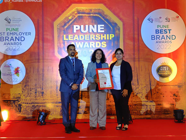 Members of SpringCT team receiving the "Pune Best Employer Award 2022" by @WorldHRDCongress