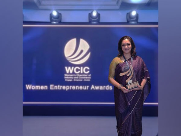 Dr Sujata Seshadrinathan receives Women's Entrepreneur of the Year award for the SAARC region