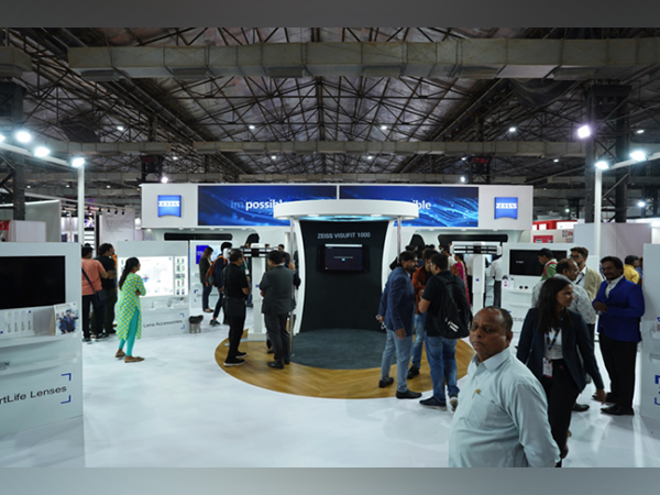 ZEISS VISUFIT 1000, cutting-edge digital technology for the Indian optical industry becomes the centre of attraction at OPTIKA 2023