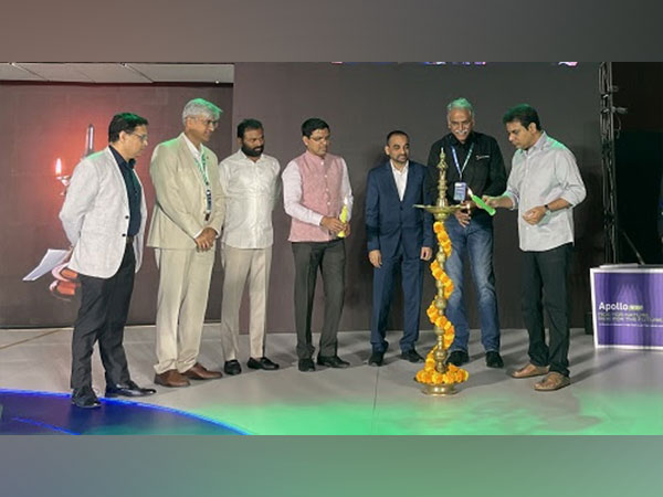KT Rama Rao along with other dignitaries inaugurating the Hyderabad E-Motor Show