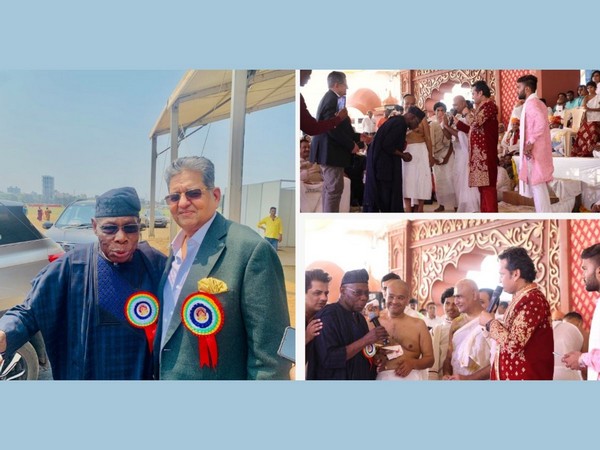 In the picture L-R: Former President Obasanjo, Subodh Narain Agrawal, Acharya Shri Naypadmasagar Surishwar Maharaj Saheb, Acharya Shri Prashantsagar Surishwar Maharaj Saheb, Chintan Prakash Adva