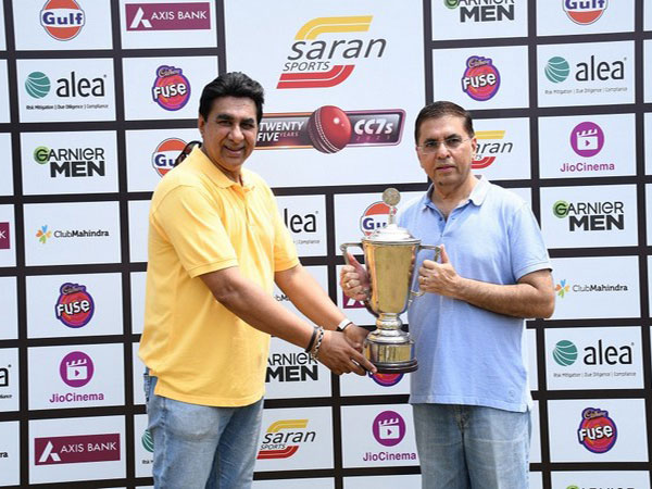 Sanjiv Mehta, CEO, HUL (Right)  unveils Saran CC7s Trophy. Alongside; Sanjiv Saran Mehra, CEO, Saran Sports