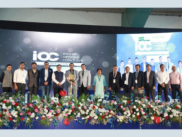 Ashishkumar Chauhan - Managing Director & CEO of NSE Exchange, accompanied by the Co-founder and Director of Jainam Broking Limited, Milan Parikh with other dignitaries