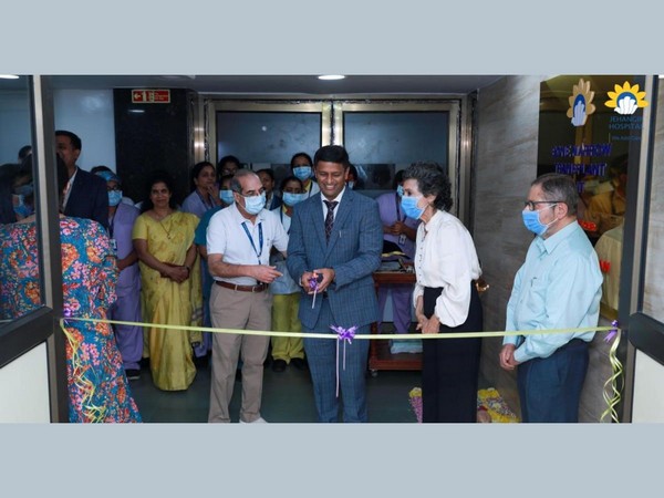 (L to R) Jehangir HC Jehangir, Chairman, Jehangir Hospital, Dr Aniket Mohite Heamto-Oncologist and Rukhsshana and Meher M Anklesaria inaugurating the Bone Marrow Unit at Jehangir Hospital