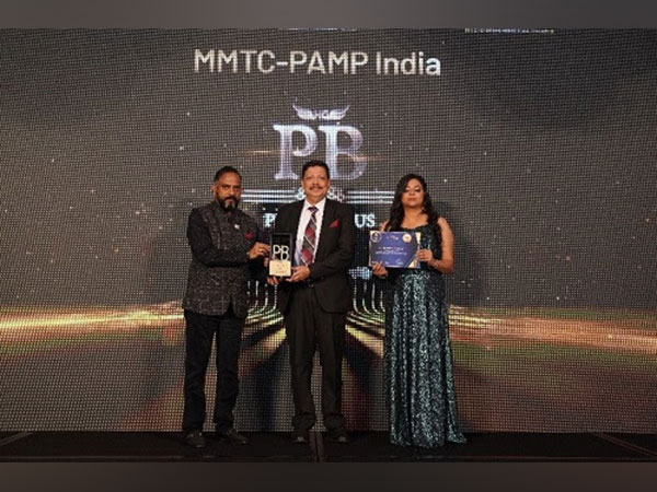 Ankur Goyal, President Works, MMTC-PAMP, receiving the award on behalf of MMTC-PAMP