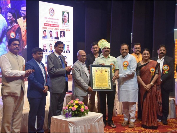 Nilesh Sambare honored with the 'Maratha Udyog Ratna 2023' by Maratha Entrepreneurs Development and Guidance Institute Maharashtra State