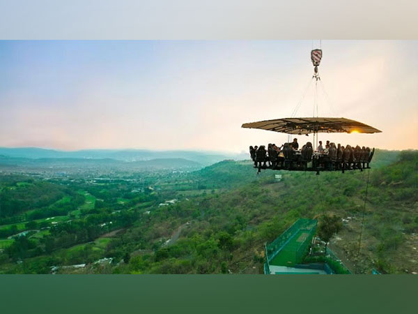 Shapoorji Pallonji Real Estate gives an Exquisite Sky Dining Experience to its Channel Partners 160 ft. above
