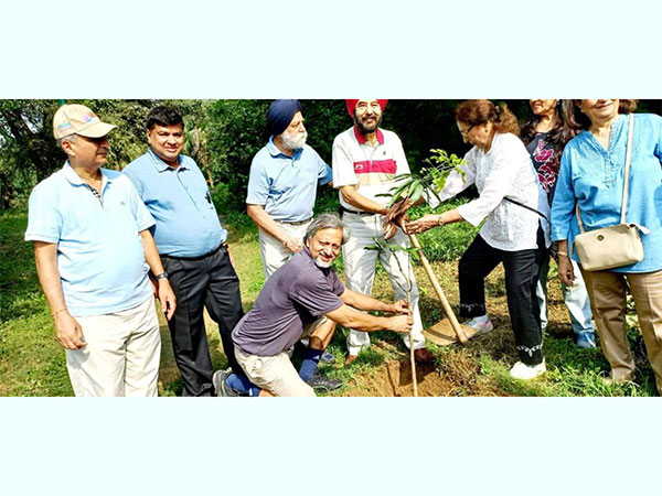 President of Buddha Jayanti Park Neeraj Gupta organised a plantation programme