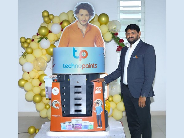 Fortune Group Founder Akuri Srinivas Reddy launching Colour Bank