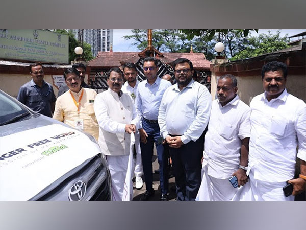 Malabar Gold & Diamonds Hunger Free World project, the food Distribution vehicle for Vasai near Mumbai flagged off by Goa Governor Adv. PS Sreedharan Pillai