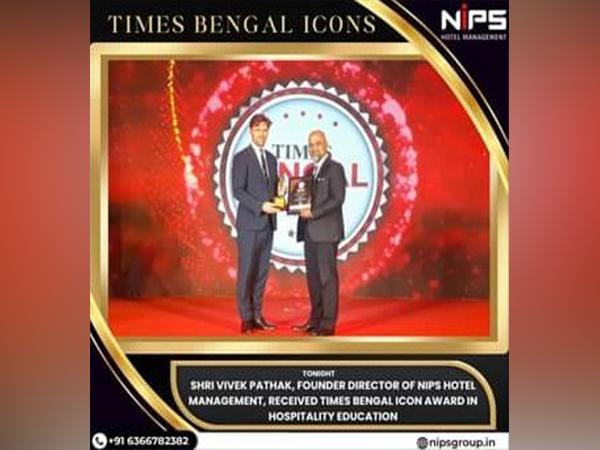 Dr. Vivek Pathak, NIPS Hotel Management Institute Founder and Director, received TIMES Bengal Icon Award for Hospitality Education