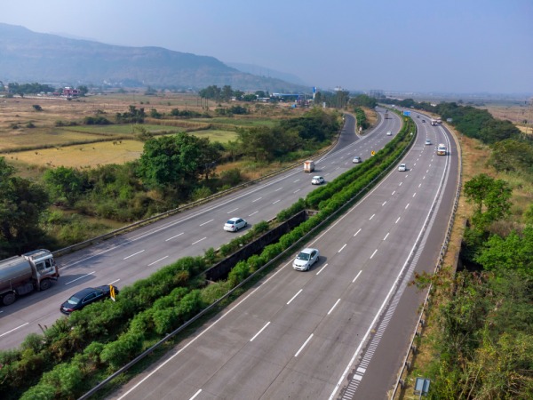 With an expected completion date around 2025, this expressway will enhance connectivity and stimulate infrastructure development.