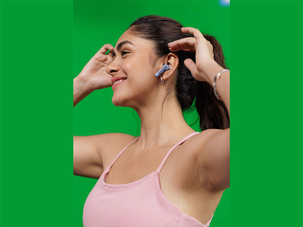oraimo's Star Power Spark ropes in Mrunal Thakur as the “New Icon” for Smart Accessories