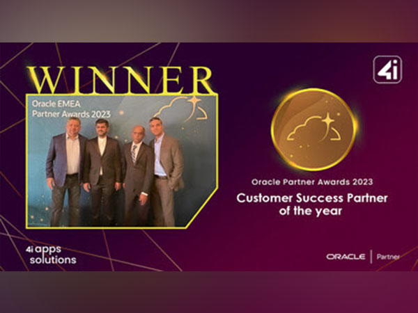 4i apps solutions, Oracle Cloud Partner receiving award for Partner of the Year