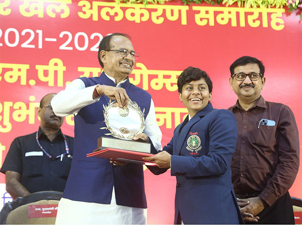 16-Year-Old Receives Prestigious Madhya Pradesh Eklavya Award from Chief Minister Shivraj Singh Chouhan