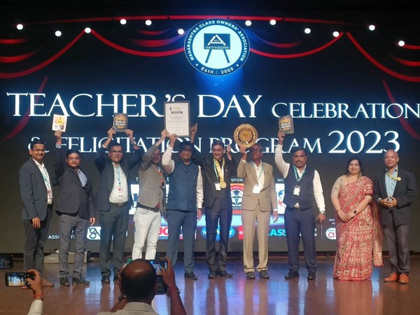 MCOA felicitates senior industry personnel for rendering noble services in the filed of Education for more than 30 years