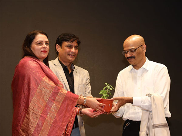 Kamala Ankibai Ghamandiram Gowani Trust Hosts Khadiology Event with Prominent Guests at Jai Hind College