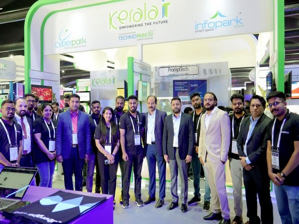 Team PromptTech with the CEOs of Technopark and Infopark, and GTech representatives at the GITEX Global 2023 in the Dubai World Trade Center