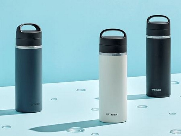 Meet MKA-B: The new standard in refreshment. A Vacuum-insulated soda bottle with temperature retention keeps drinks hot/cold, anytime, anywhere