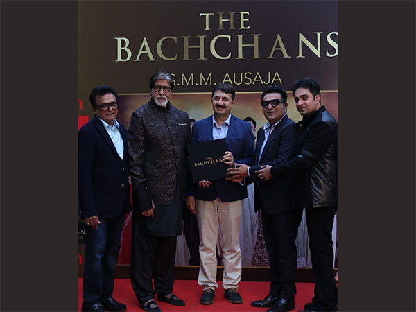 Amitabh Bachchan launches SMM Ausaja's Om Books International's The Bachchans: A Saga of Excellence Unveiling