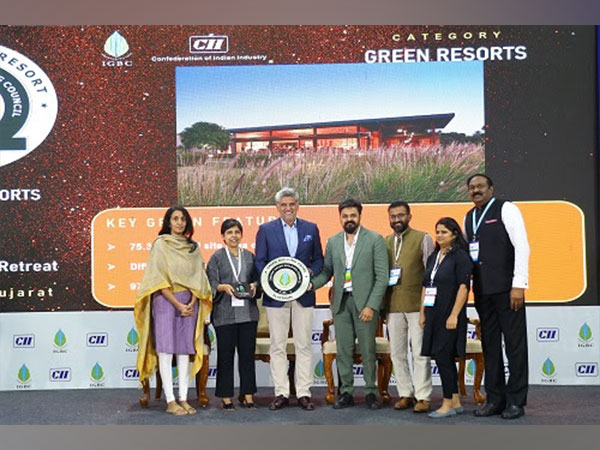Maulik Bhagat, Founder & CEO at 1000 Island Hotels and Resorts, receiving the IGBC Platinum Rating felicitation at the Green Building Congress 2023