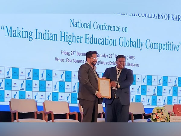 Dr Prashant Bhalla, President, MREI received the QS Rating Award at the EPSI conference in Bangalore