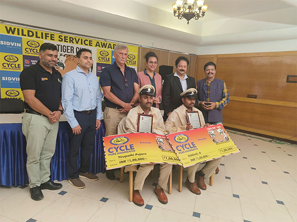 BCCI President Roger Binny, Kiran Ranga, Director, N Ranga Rao & Sons and others, felicitated forest guard a grant of Rs. 1,00,000 each in recognition of their exceptional service